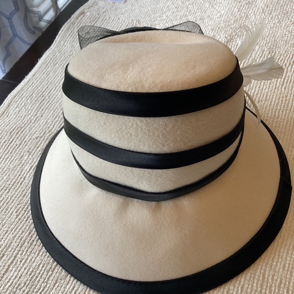 Hat - Picture 2 of 4